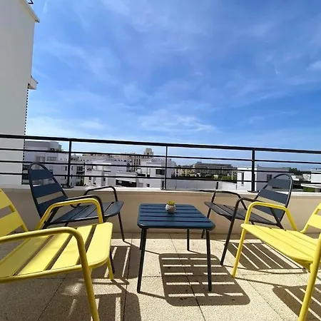 Riviera - Vue Disneyland Apartment *